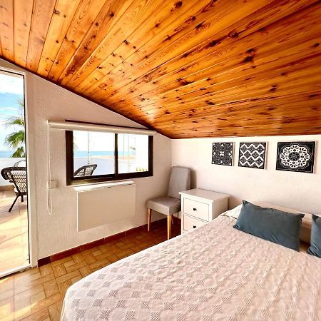 House In Front Of The Beach With Sea View Cambrils Exteriör bild